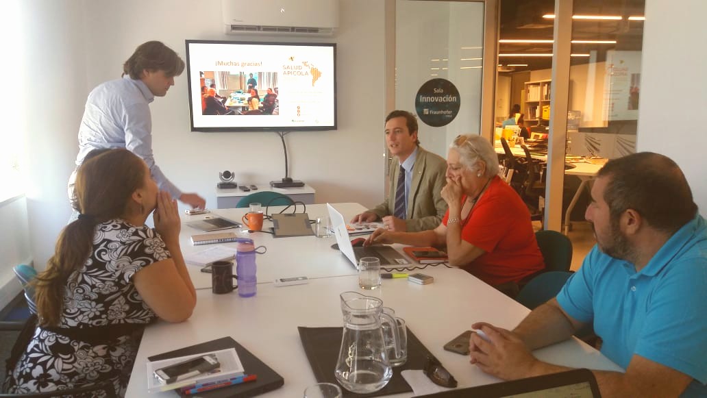 Salud Apícola 2020 comparte avances del proyecto con seremi de Agricultura RM